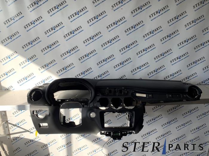 Gebruikte Dashboard Mercedes B (W246/W242) 1.6 B-180 BlueEFFICIENCY Turbo 16V Prijs € 124,50 Margeregeling aangeboden door Sterparts Mercedes specialist