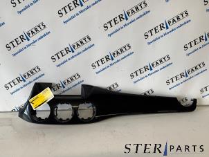 Gebruikte Dashboard sierlijst Mercedes B (W246) 1.6 B-180 BlueEFFICIENCY Turbo 16V Prijs € 49,50 Margeregeling aangeboden door Sterparts Mercedes specialist
