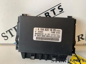Gebruikte Module PDC Mercedes R (W251) 3.0 320 CDI 24V 4-Matic Prijs € 44,95 Margeregeling aangeboden door Sterparts Mercedes specialist