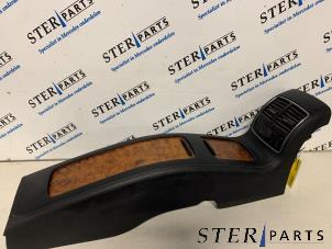 Gebruikte Middenconsoles Mercedes CLS (C219) 350 CGI 3.5 V6 24V Prijs € 94,50 Margeregeling aangeboden door Sterparts Mercedes specialist