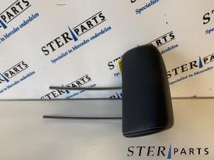 Gebruikte Hoofdsteun Mercedes E Estate (S212) E-220 CDI 16V BlueEfficiency Prijs € 44,95 Margeregeling aangeboden door Sterparts Mercedes specialist