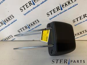 Gebruikte Hoofdsteun Mercedes E Estate (S212) E-220 CDI 16V BlueEfficiency Prijs € 44,95 Margeregeling aangeboden door Sterparts Mercedes specialist