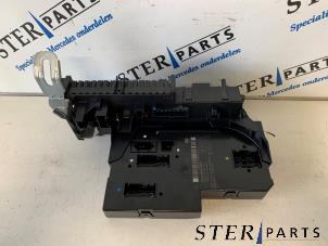 Gebruikte Comfort Module Mercedes E (W212) E-350 CDI BlueEfficiency 3.0 V6 24V Prijs € 145,00 Margeregeling aangeboden door Sterparts Mercedes specialist