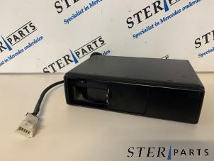 Gebruikte CD Wisselaar Mercedes ML I (163) 2.7 270 CDI 20V Prijs € 75,00 Margeregeling aangeboden door Sterparts Mercedes specialist