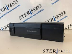 Gebruikte CD Wisselaar Mercedes S (W140) 4.2 400 SE,SEL 32V Prijs € 95,00 Margeregeling aangeboden door Sterparts Mercedes specialist