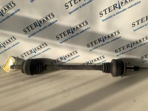 Gebruikte Aandrijfas rechts-achter Mercedes E (W212) E-350 CDI BlueEfficiency 3.0 V6 24V Prijs € 49,50 Margeregeling aangeboden door Sterparts Mercedes specialist