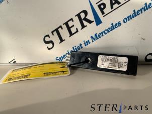 Gebruikte Antenne Versterker Mercedes E (W212) E-350 CDI BlueEfficiency 3.0 V6 24V Prijs € 14,95 Margeregeling aangeboden door Sterparts Mercedes specialist