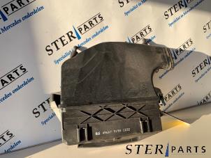 Gebruikte Luchtfilterhuis Mercedes E (W212) E-350 CDI BlueEfficiency 3.0 V6 24V Prijs € 19,95 Margeregeling aangeboden door Sterparts Mercedes specialist