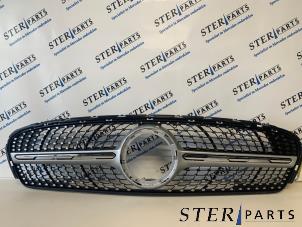 Gebruikte Grille Mercedes GLC (X253) 2.0 250 16V 4-Matic Prijs € 89,95 Margeregeling aangeboden door Sterparts Mercedes specialist