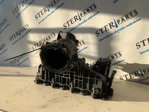 Gebruikte Inlaatspruitstuk Mercedes E Estate (S212) E-220 CDI 16V BlueEfficiency Prijs € 75,00 Margeregeling aangeboden door Sterparts Mercedes specialist