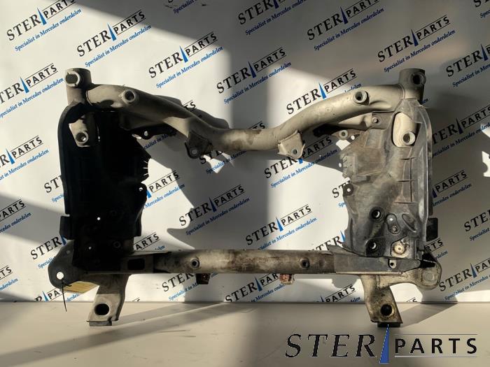 Gebruikte Subframe Mercedes E (W212) E-350 CDI BlueEfficiency 3.0 V6 24V Prijs € 89,50 Margeregeling aangeboden door Sterparts Mercedes specialist