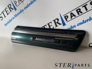 Gebruikte Sierlijst Mercedes E (W210) 2.0 E-200K 16V Prijs € 12,50 Margeregeling aangeboden door Sterparts Mercedes specialist