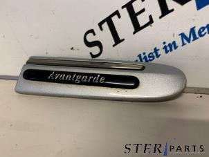 Gebruikte Carrosserielijst Mercedes E (W211) 2.7 E-270 CDI 20V Prijs € 12,50 Margeregeling aangeboden door Sterparts Mercedes specialist