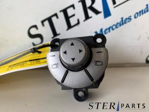 Gebruikte Spiegel Schakelaar Mercedes SLK (R171) 3.5 350 V6 24V Prijs € 19,95 Margeregeling aangeboden door Sterparts Mercedes specialist