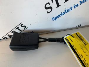 Gebruikte Veiligheidsgordel Insteek links-voor Mercedes SLK (R170) 2.3 230 K 16V Prijs € 14,95 Margeregeling aangeboden door Sterparts Mercedes specialist
