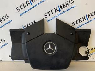 Gebruikte Motor Beschermplaat Mercedes SL (R230) 5.0 SL-500 V8 24V Prijs € 29,95 Margeregeling aangeboden door Sterparts Mercedes specialist