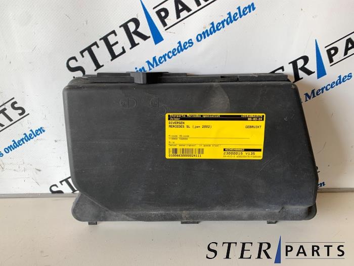 Gebruikte Diversen Mercedes SL (R230) 5.0 SL-500 V8 24V Prijs € 12,50 Margeregeling aangeboden door Sterparts Mercedes specialist