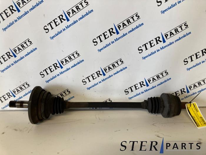 Gebruikte Aandrijfas links-achter Mercedes SL (R230) 5.0 SL-500 V8 24V Prijs € 149,50 Margeregeling aangeboden door Sterparts Mercedes specialist