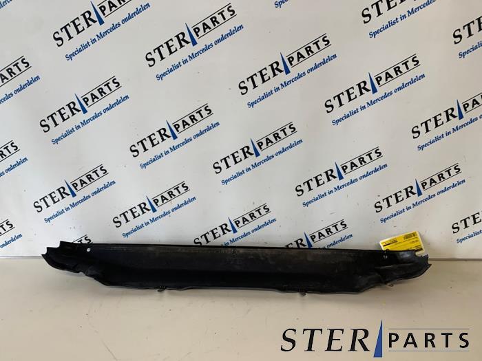 Gebruikte Diversen Mercedes SL (R230) 5.0 SL-500 V8 24V Prijs € 9,50 Margeregeling aangeboden door Sterparts Mercedes specialist