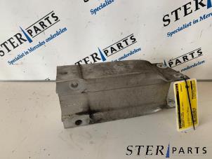 Gebruikte Chassisbalk voor Mercedes C (W204) 2.2 C-180 CDI 16V BlueEFFICIENCY Prijs € 19,95 Margeregeling aangeboden door Sterparts Mercedes specialist