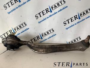 Gebruikte Reactiestang links-voor Mercedes S (W220) 3.2 S-320 CDI 24V Prijs € 40,00 Margeregeling aangeboden door Sterparts Mercedes specialist