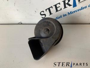 Gebruikte Claxon Mercedes B (W245) 2.0 B-200 16V Turbo Prijs € 24,95 Margeregeling aangeboden door Sterparts Mercedes specialist