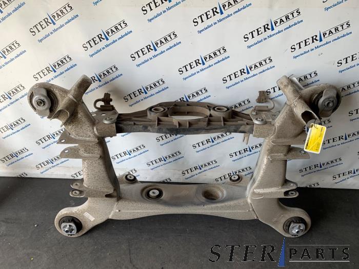 Gebruikte Subframe Mercedes S (222.0/222.1) 3.0 S-400 24V 4-Matic Prijs € 149,50 Margeregeling aangeboden door Sterparts Mercedes specialist