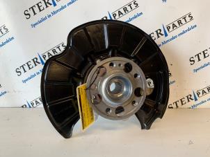 Gebruikte Fusee links-achter Mercedes S (222.0/222.1) 3.0 S-400 24V 4-Matic Prijs € 149,50 Margeregeling aangeboden door Sterparts Mercedes specialist