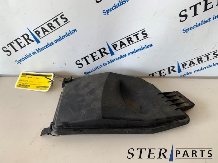 Gebruikte Diversen Mercedes C (W203) 2.7 C-270 CDI 20V Prijs € 9,50 Margeregeling aangeboden door Sterparts Mercedes specialist
