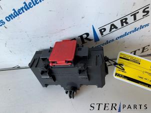Gebruikte Zekeringkast Mercedes C (W203) 2.7 C-270 CDI 20V Prijs € 9,95 Margeregeling aangeboden door Sterparts Mercedes specialist