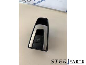 Gebruikte Cabriodak Bediening Mercedes SL (R231) 350 CGI 3.5 V6 24V Prijs € 49,95 Margeregeling aangeboden door Sterparts Mercedes specialist