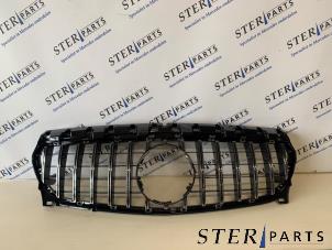 Nieuwe Grille Mercedes CLA (117.3) 1.5 CLA-180 CDI, 180 d 16V Prijs € 216,59 Inclusief btw aangeboden door Sterparts Mercedes specialist