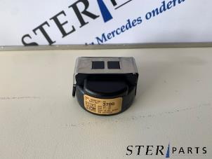Gebruikte Sensor regen Mercedes SL (R231) 350 CGI 3.5 V6 24V Prijs € 19,95 Margeregeling aangeboden door Sterparts Mercedes specialist