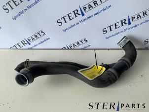 Gebruikte Radiateurslang Mercedes SL (R231) 350 CGI 3.5 V6 24V Prijs € 29,95 Margeregeling aangeboden door Sterparts Mercedes specialist