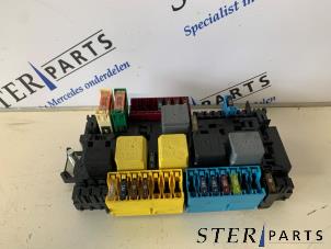 Gebruikte Relais Houder Mercedes B (W246) 1.8 B-180 CDI BlueEFFICIENCY 16V Prijs € 35,00 Margeregeling aangeboden door Sterparts Mercedes specialist