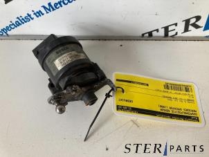 Gebruikte Gaspedaalpositie Sensor Mercedes Sprinter 2t (901/902) 210D Prijs € 124,50 Margeregeling aangeboden door Sterparts Mercedes specialist