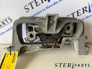 Gebruikte Motorrubber Mercedes B (W246) 1.8 B-180 CDI BlueEFFICIENCY 16V Prijs € 29,95 Margeregeling aangeboden door Sterparts Mercedes specialist