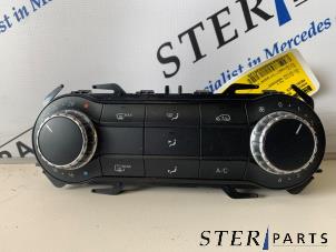 Gebruikte Kachel Bedieningspaneel Mercedes B (W246) 1.8 B-180 CDI BlueEFFICIENCY 16V Prijs € 49,50 Margeregeling aangeboden door Sterparts Mercedes specialist