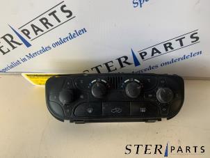 Gebruikte Kachel Bedieningspaneel Mercedes C Combi (S203) 2.2 C-200 CDI 16V Prijs € 34,95 Margeregeling aangeboden door Sterparts Mercedes specialist