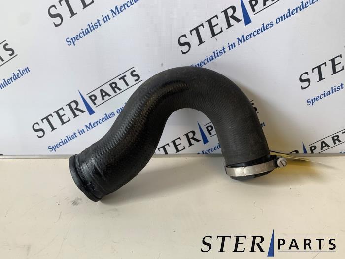 Gebruikte Intercooler Slang Mercedes Sprinter 3,5t (906.73) 316 Prijs € 24,20 Inclusief btw aangeboden door Sterparts Mercedes specialist
