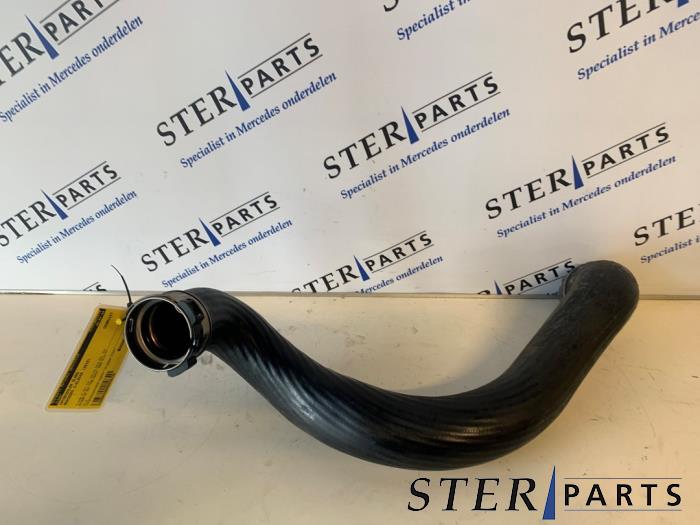 Gebruikte Intercooler Slang Mercedes C Estate (S204) 1.8 C-200 CGI 16V Prijs € 24,95 Margeregeling aangeboden door Sterparts Mercedes specialist