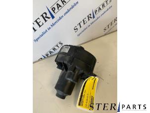 Gebruikte Secundaire Pomp Mercedes C (W204) 1.8 C-200 CGI 16V Prijs € 149,50 Margeregeling aangeboden door Sterparts Mercedes specialist