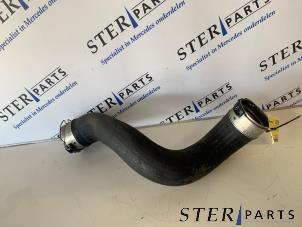 Gebruikte Intercooler Slang Mercedes C Estate (S204) 1.8 C-200 CGI 16V Prijs € 24,95 Margeregeling aangeboden door Sterparts Mercedes specialist