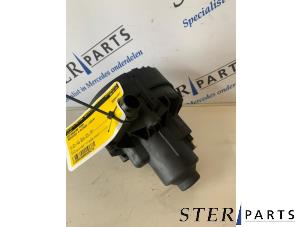 Gebruikte Secundaire Pomp Mercedes C (W204) 1.8 C-200 CGI 16V Prijs € 149,50 Margeregeling aangeboden door Sterparts Mercedes specialist