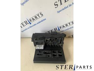 Gebruikte Comfort Module Mercedes E (W211) 2.2 E-200 CDI 16V Prijs € 100,00 Margeregeling aangeboden door Sterparts Mercedes specialist