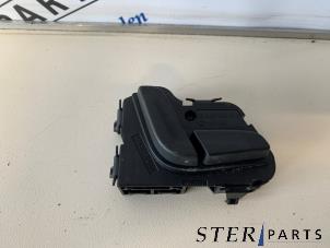 Gebruikte Schakelaar Stoelverstelling Mercedes C (W205) C-200 2.0 CGI 16V Prijs € 14,95 Margeregeling aangeboden door Sterparts Mercedes specialist