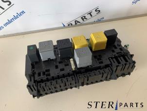 Gebruikte Relais Houder Mercedes B (W246) 1.8 B-180 CDI BlueEFFICIENCY 16V Prijs € 35,00 Margeregeling aangeboden door Sterparts Mercedes specialist