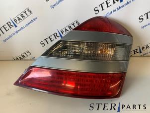 Gebruikte Achterlicht rechts Mercedes S (W221) 4.0 S-420 CDI V8 32V Prijs € 99,50 Margeregeling aangeboden door Sterparts Mercedes specialist