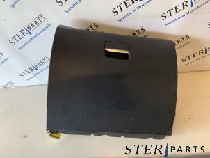 Gebruikte Dashboardkastje Mercedes B (W246) 1.8 B-180 CDI BlueEFFICIENCY 16V Prijs € 44,95 Margeregeling aangeboden door Sterparts Mercedes specialist