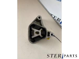 Gebruikte Motorrubber Mercedes B (W246) 1.8 B-180 CDI BlueEFFICIENCY 16V Prijs € 24,95 Margeregeling aangeboden door Sterparts Mercedes specialist